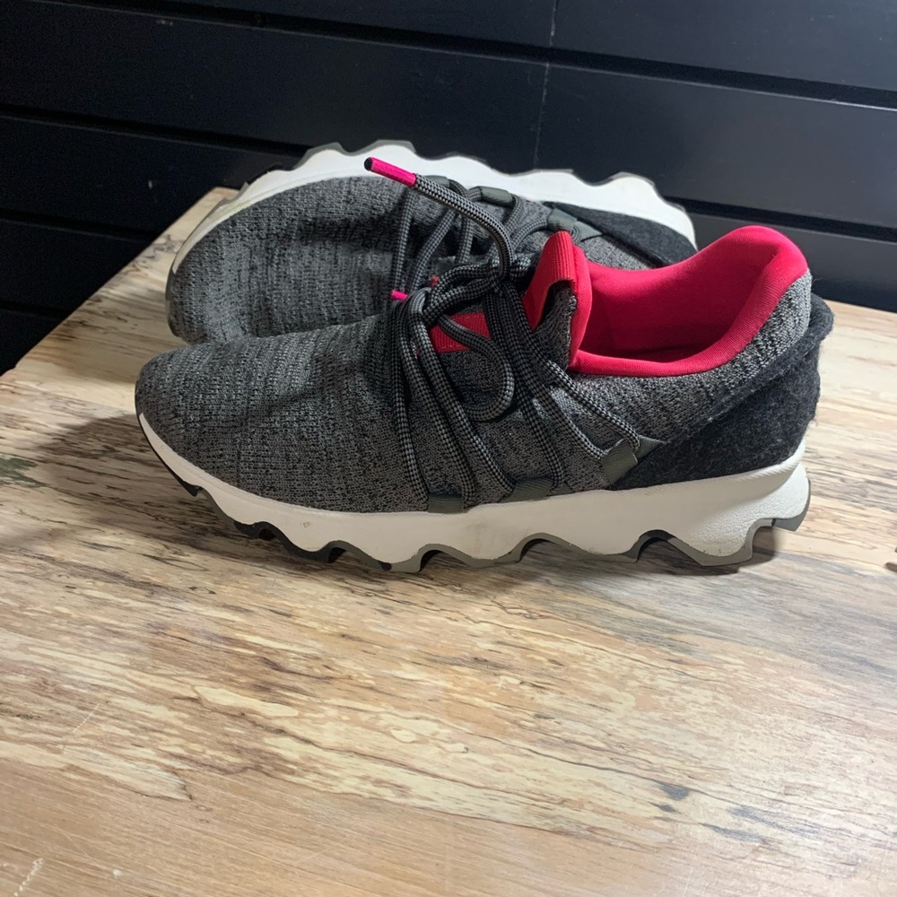 Sorel kinetic sneakers